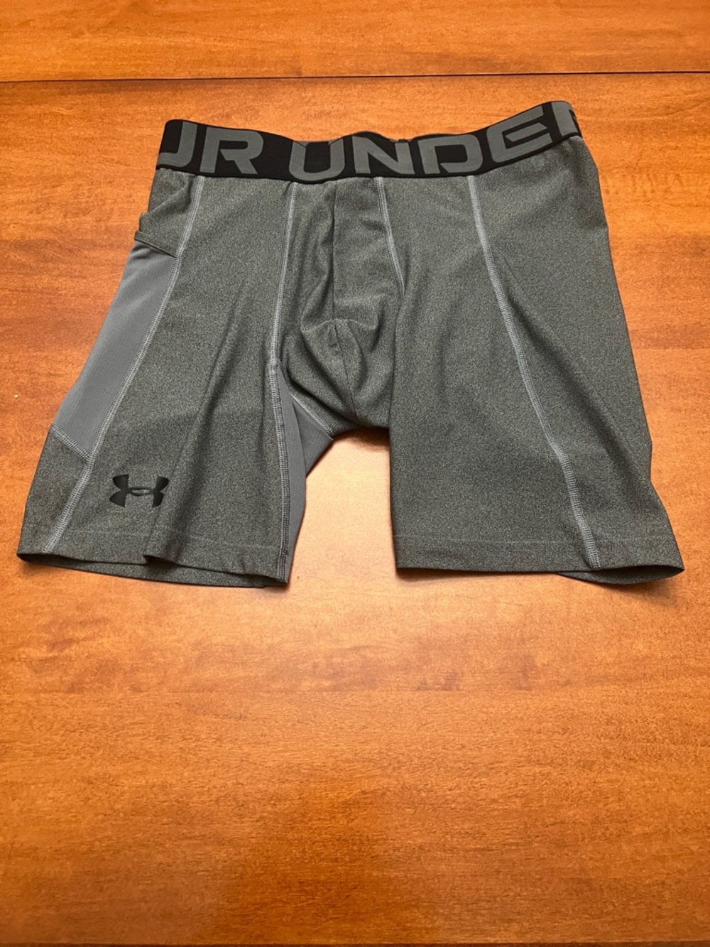 Bundle Under Armour compression shorts. - Picture 4 of 6